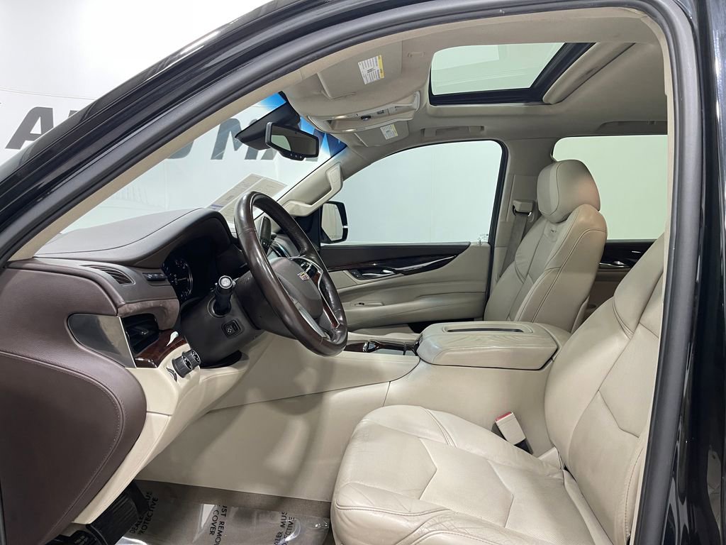 Used 2016 Cadillac Escalade Luxury image 14