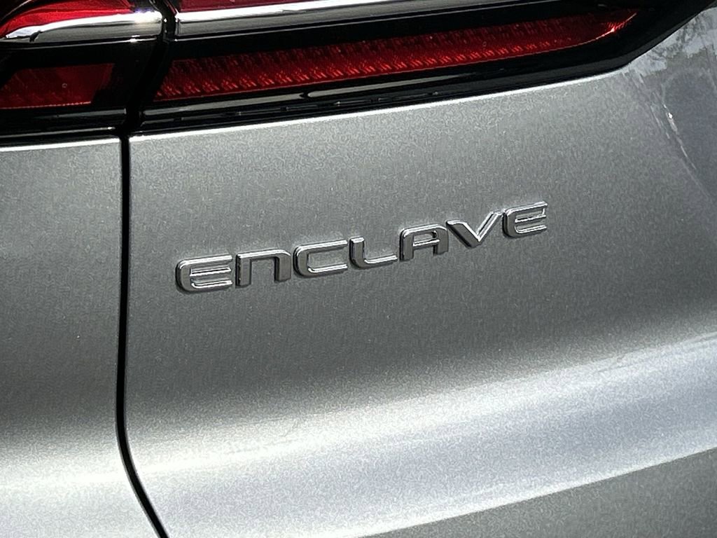 Used 2025 Buick Enclave Preferred w/ Power Package image 32