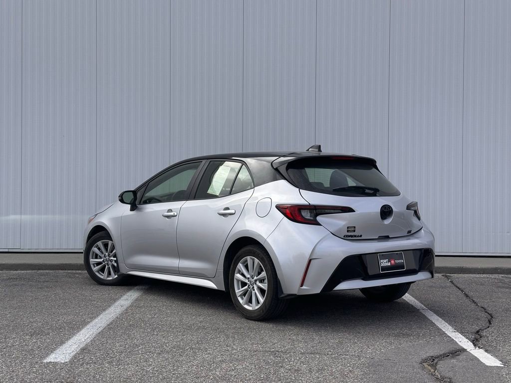 Used 2023 Toyota Corolla SE FWD image 3