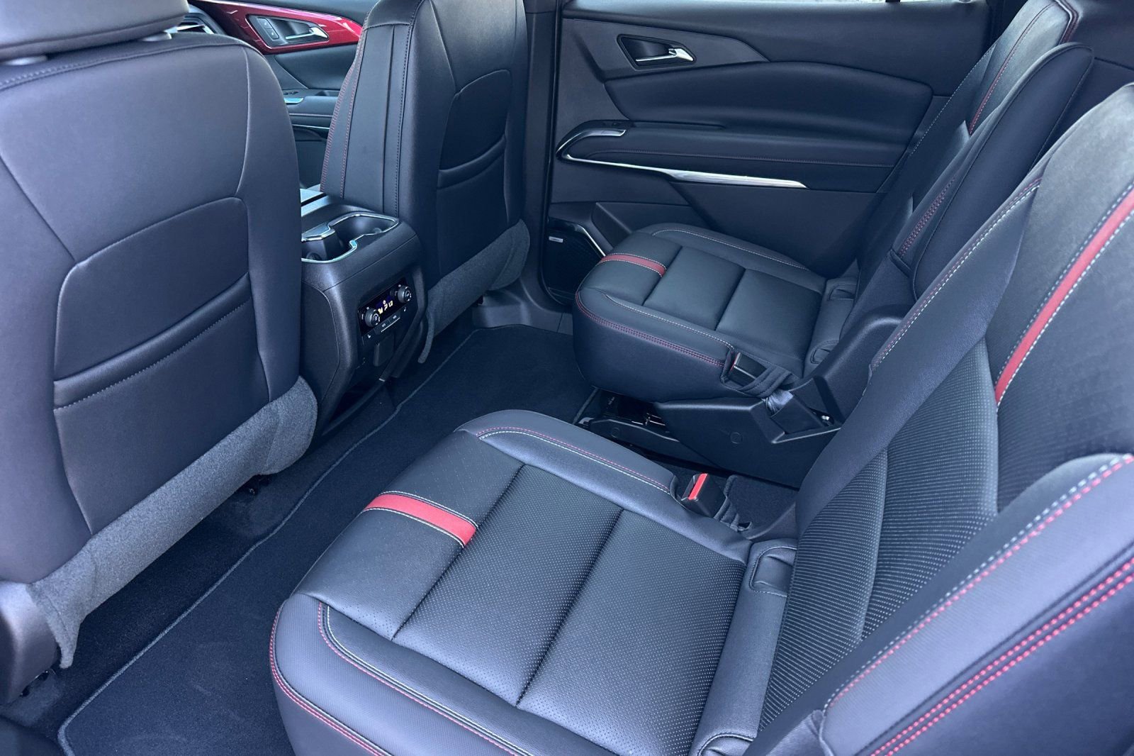 New 2026 Chevrolet Traverse RS image 12