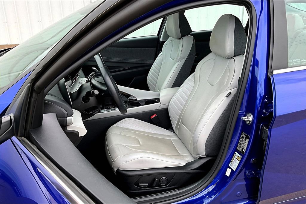 Used 2023 Hyundai Elantra Limited w/ Cargo Package FWD image 32