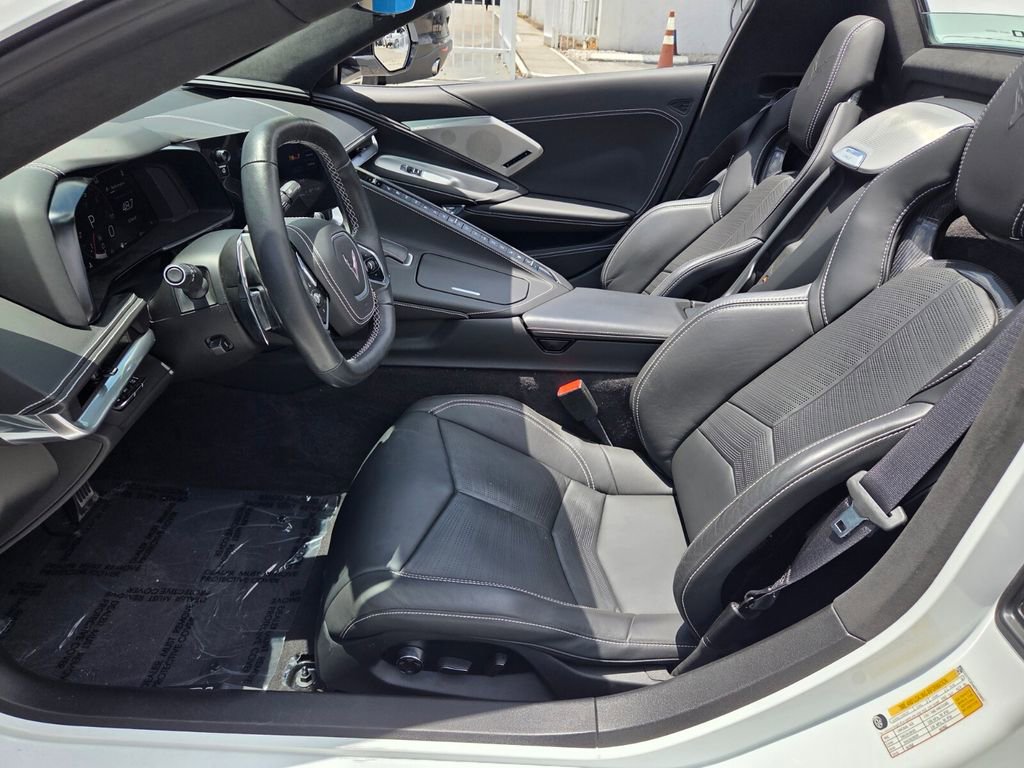 Used 2023 Chevrolet Corvette Stingray Premium Conv w/ Z51 Performance Package RWD image 4