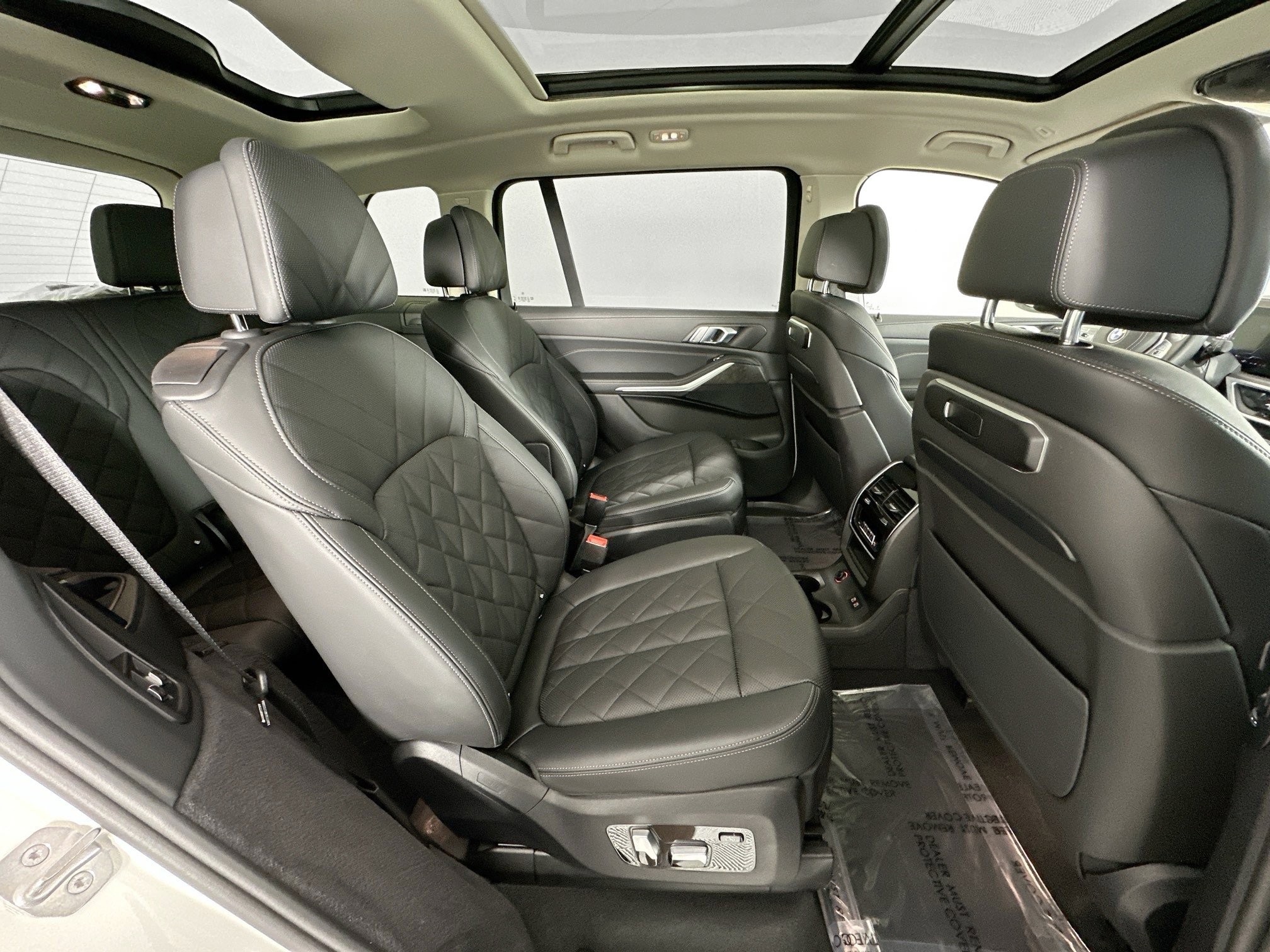 Used 2024 BMW X7 xDrive40i image 25