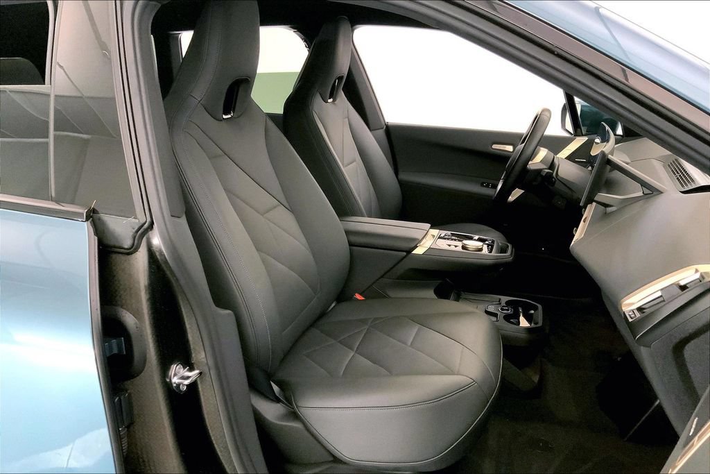 Certified 2024 BMW iX xDrive50 AWD/4WD image 6