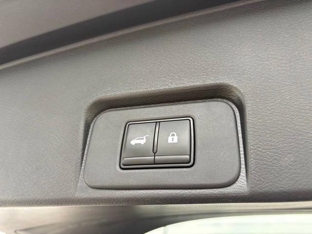 Used 2024 Nissan Rogue SV FWD image 32