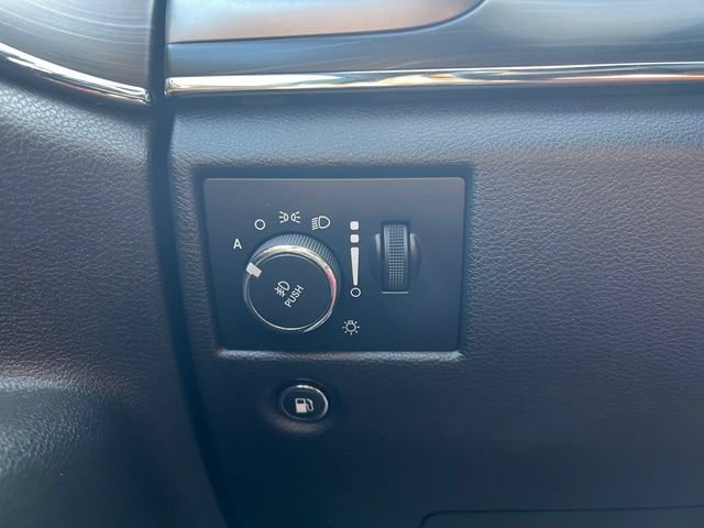 Certified 2019 Jeep Grand Cherokee Limited w/ Trailer Tow Group IV AWD/4WD image 13