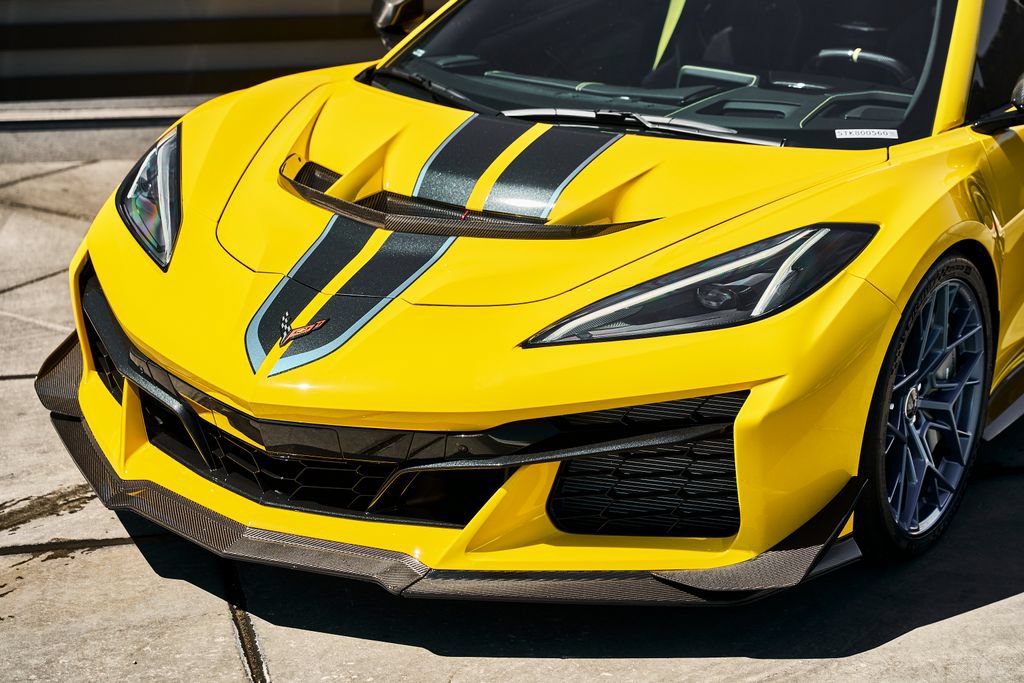 Used 2026 Chevrolet Corvette ZR1 w/ ZR1 Carbon Fiber Aero Package RWD image 6