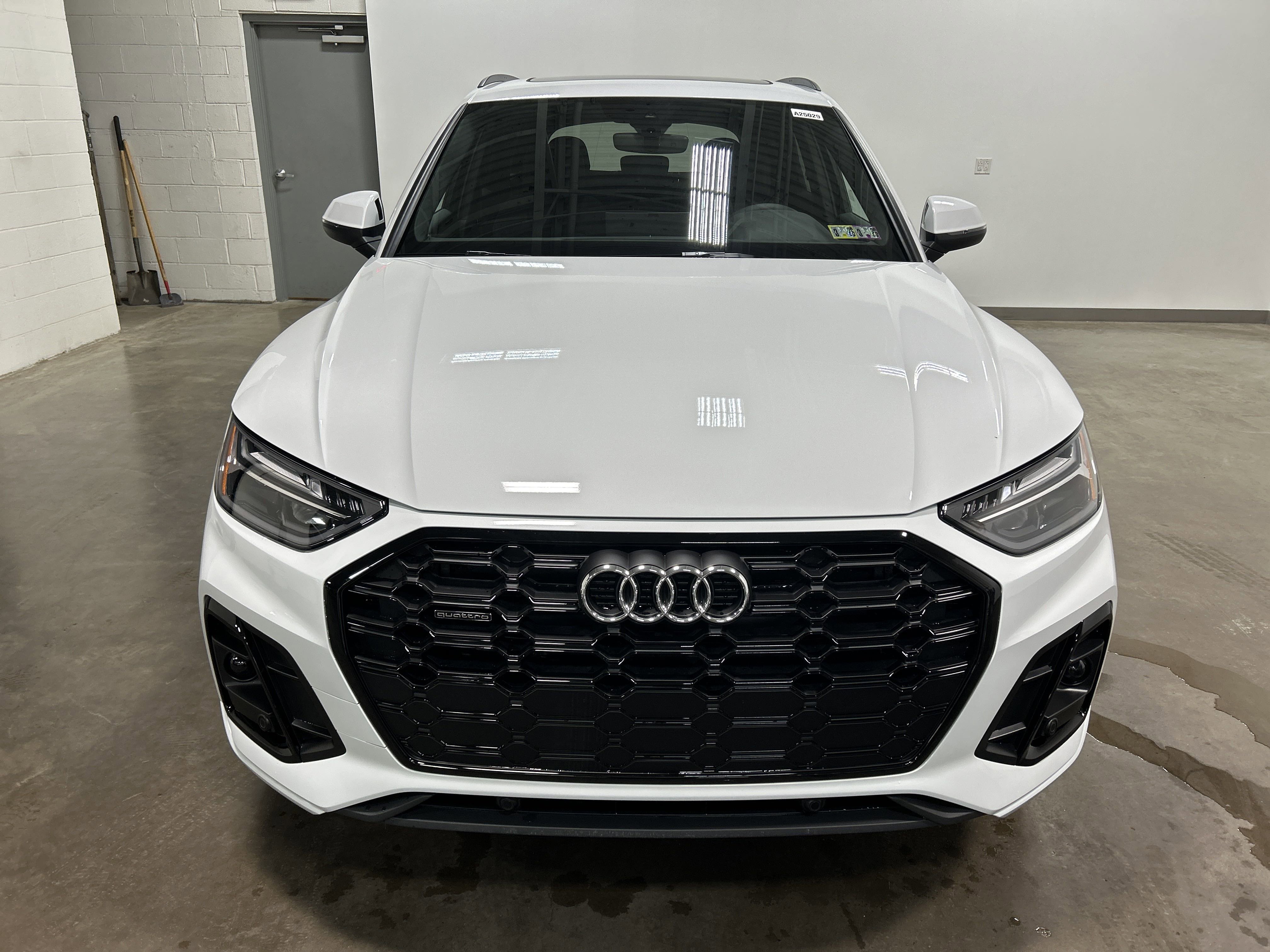 New 2025 Audi Q5 2.0T Premium image 8