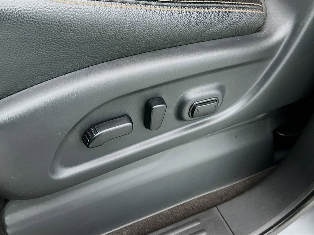 Used 2022 Nissan Titan PRO-4X w/ Pro-4x Convenience Package image 19