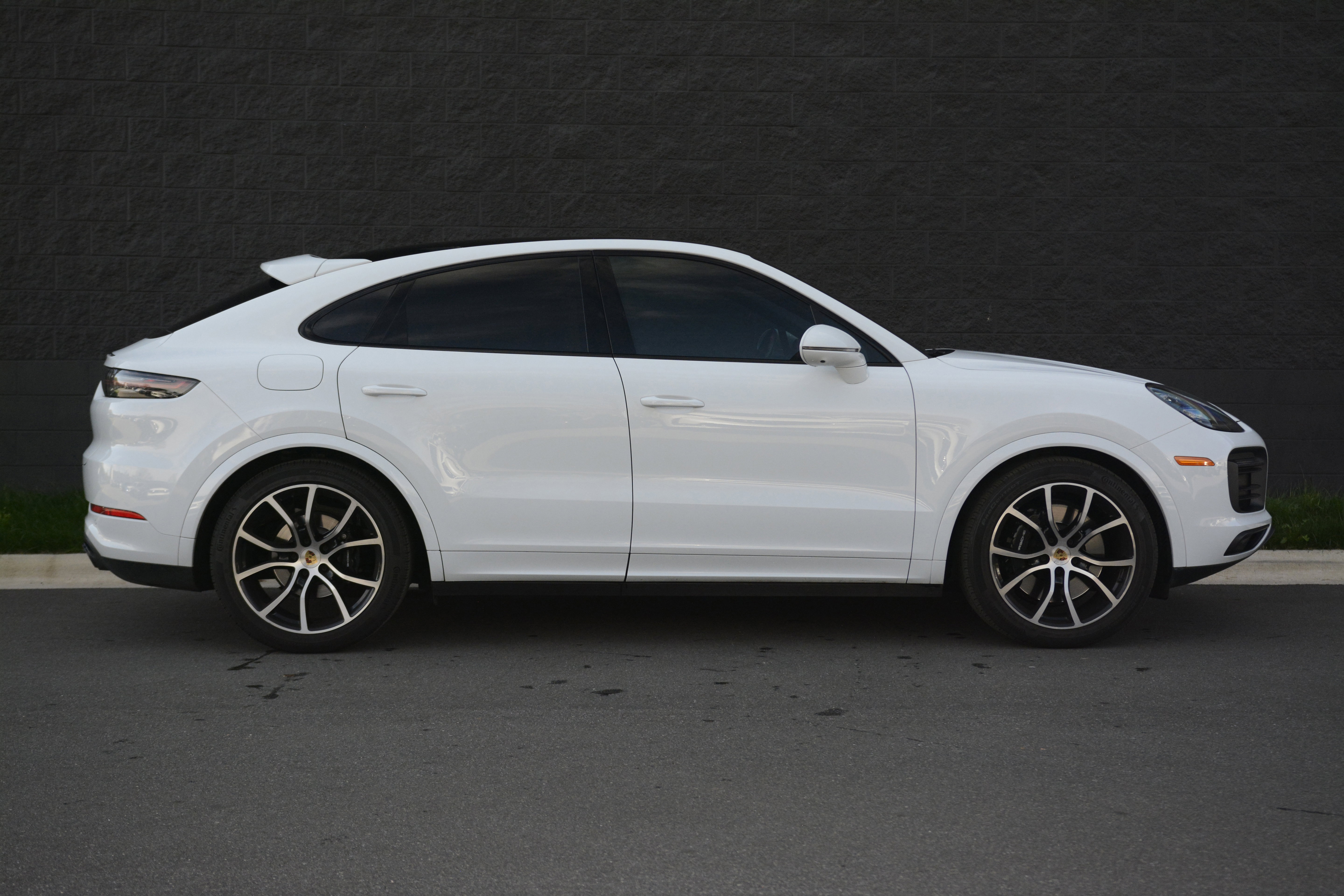Certified 2023 Porsche Cayenne S Platinum image 8