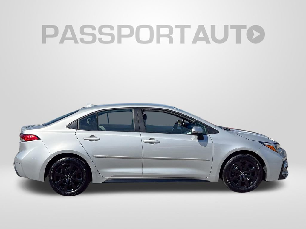 Used 2024 Toyota Corolla SE FWD image 9