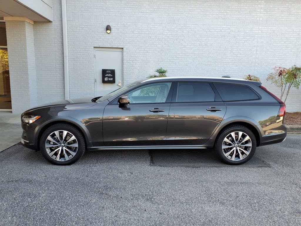 Certified 2021 Volvo V90 T6 Cross Country w/ Climate Package image 9