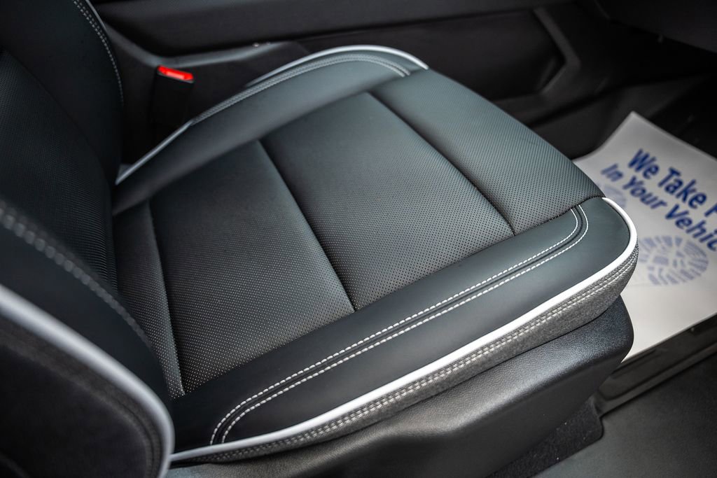 Used 2026 GMC Sierra EV Elevation w/ LPO, Elevation Dark Package AWD/4WD image 37