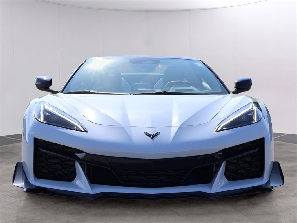Used 2024 Chevrolet Corvette Z06 w/ Z07 Performance Package image 2
