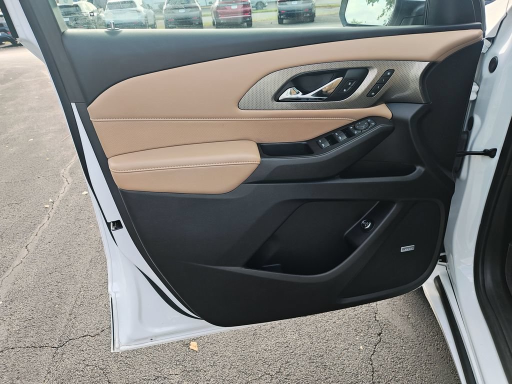 Used 2023 Chevrolet Traverse Premier w/ LPO, Floor Liner Package AWD/4WD image 12