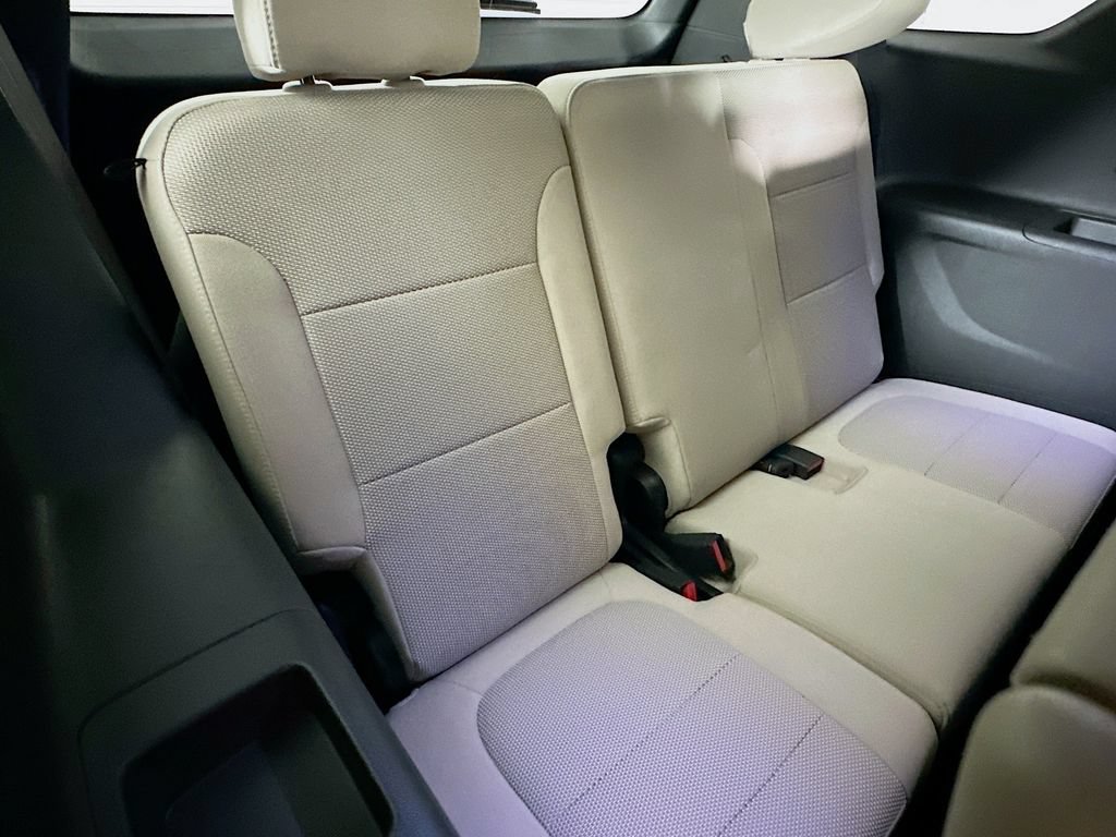 Used 2023 Chevrolet Traverse LS w/ Safety Package FWD image 33