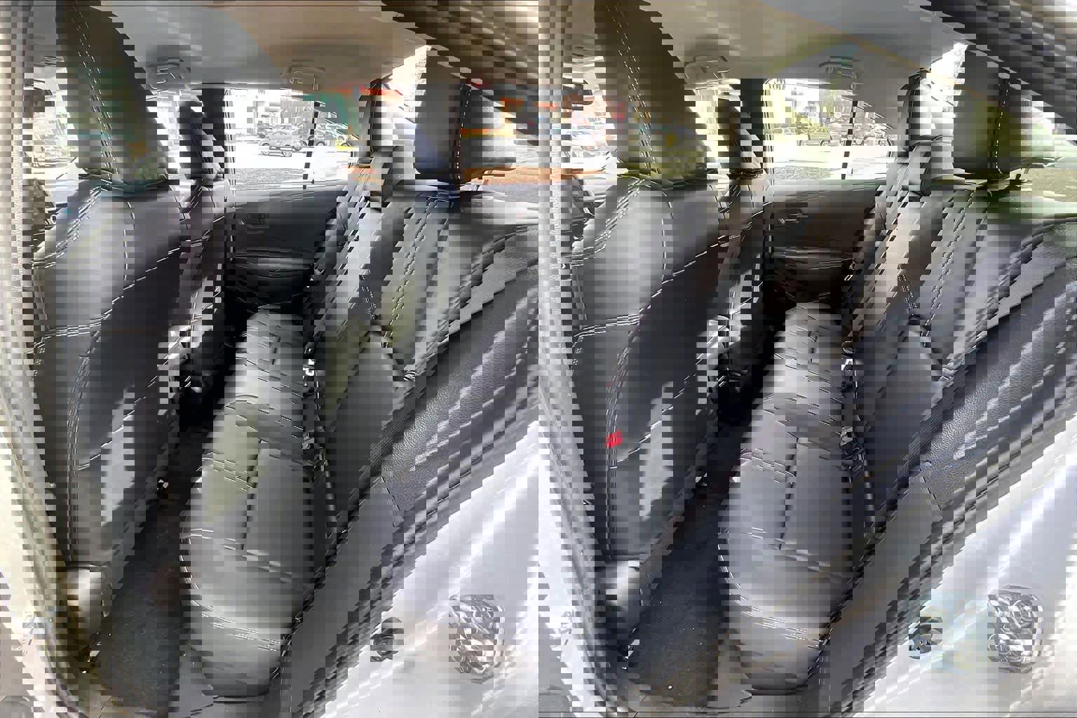 Used 2022 Toyota Corolla LE image 18