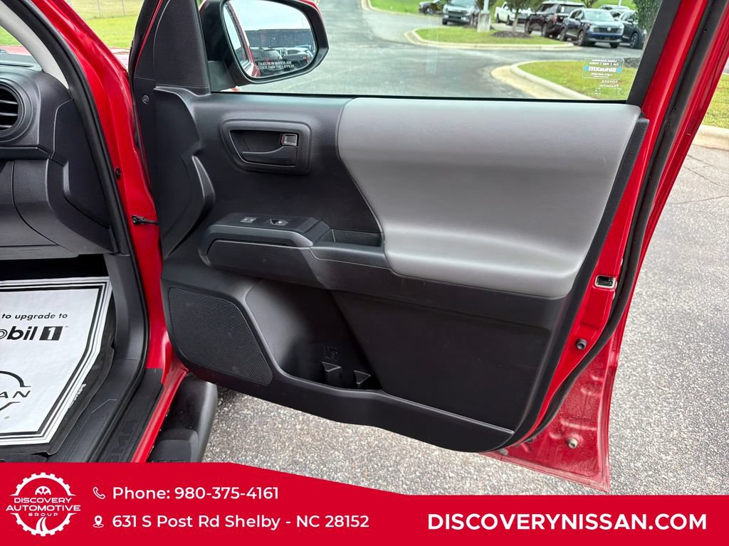 Used 2020 Toyota Tacoma SR AWD/4WD image 34