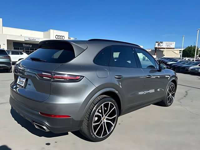 Used 2021 Porsche Cayenne AWD/4WD image 3