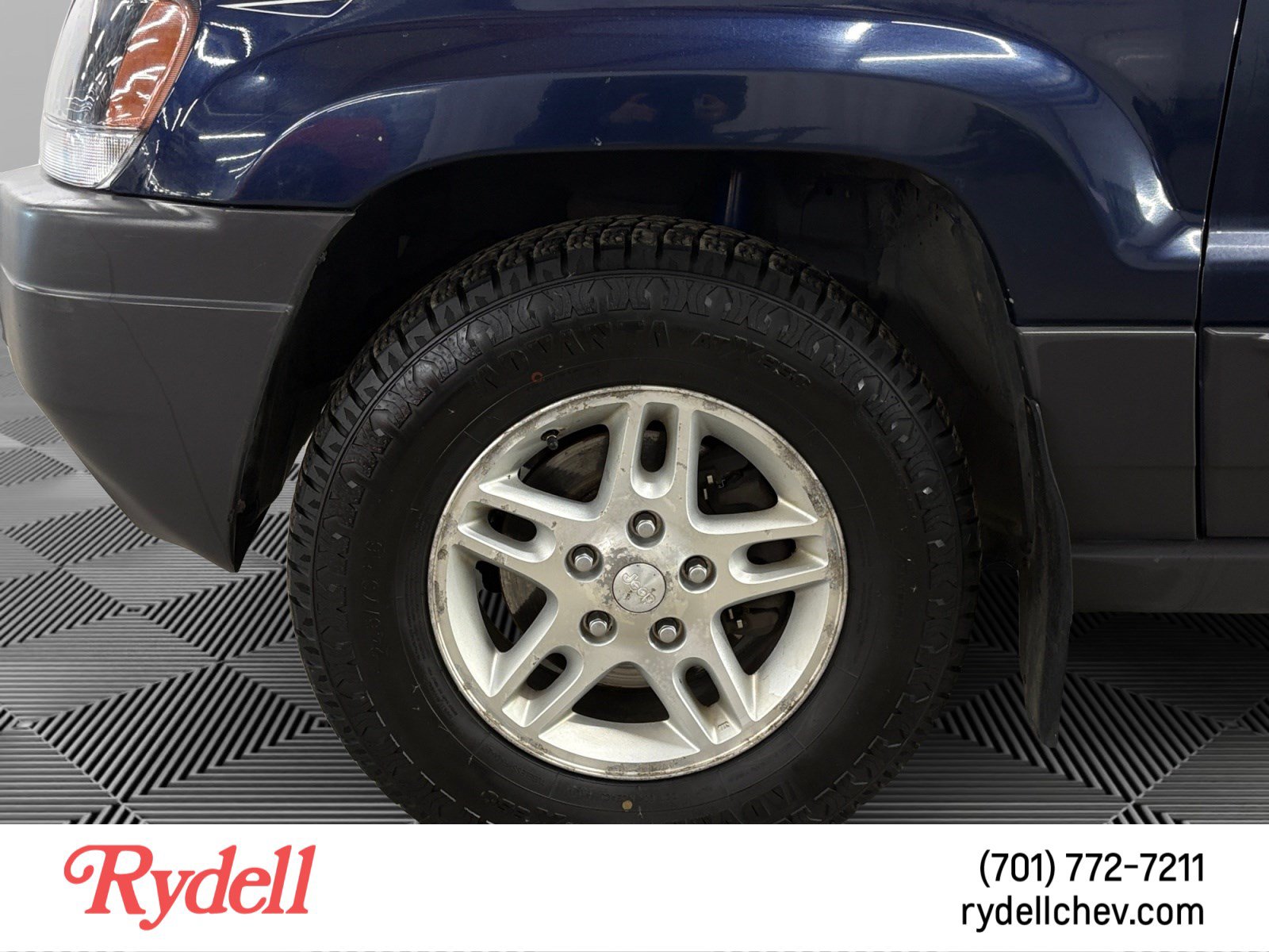 Used 2004 Jeep Grand Cherokee Laredo w/ Convenience Group AWD/4WD image 9