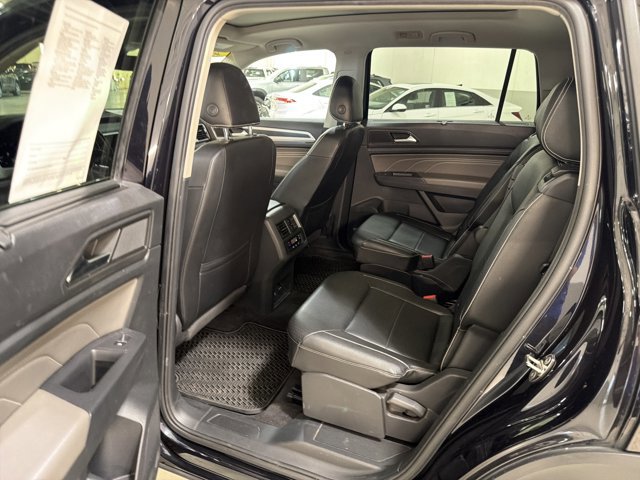 Used 2021 Volkswagen Atlas SEL R-Line image 8