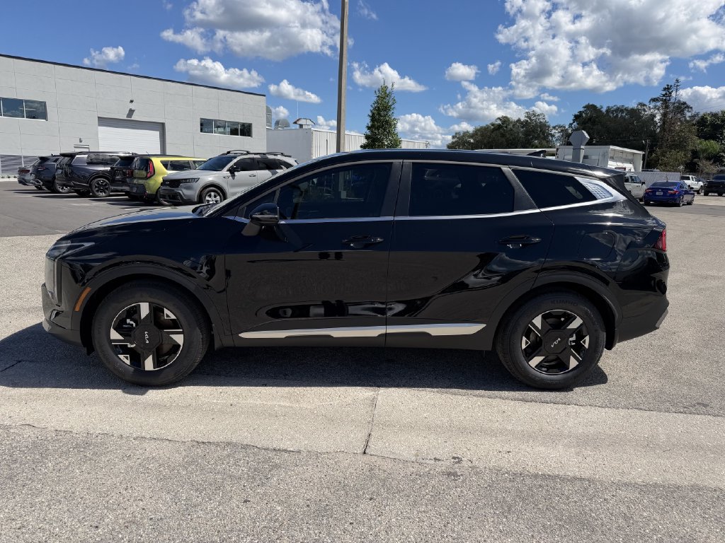 New 2027 Kia Sportage LX FWD image 6