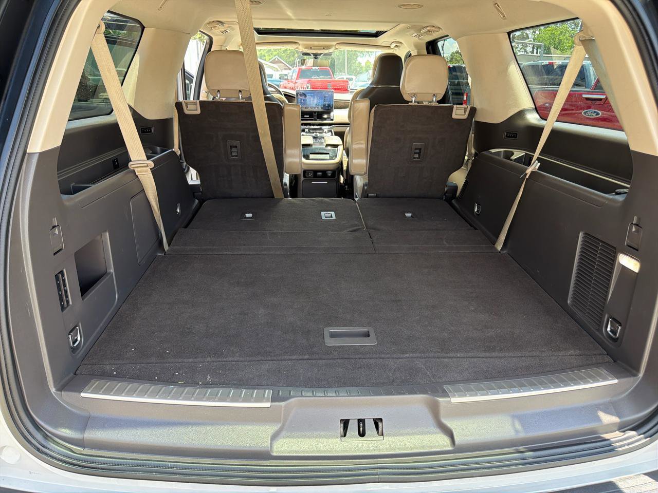 Used 2022 Lincoln Navigator L Reserve RWD image 25
