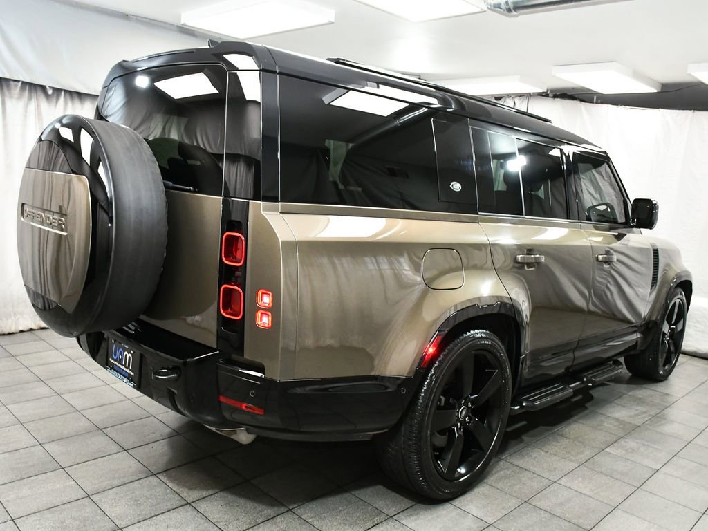 Used 2024 Land Rover Defender 130 X-Dynamic SE image 6