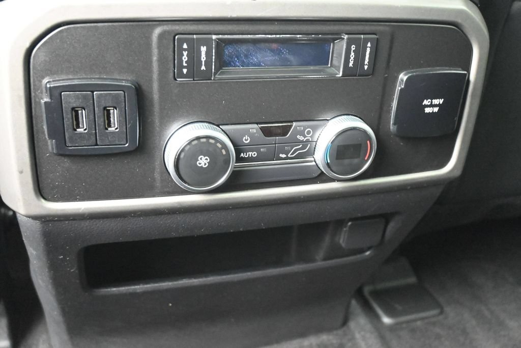 Used 2020 Ford Expedition XLT w/ Equipment Group 202A AWD/4WD image 17