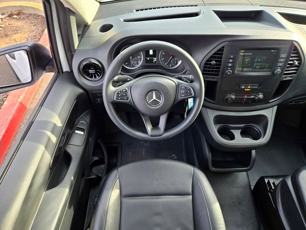 Used 2023 Mercedes-Benz Metris image 11