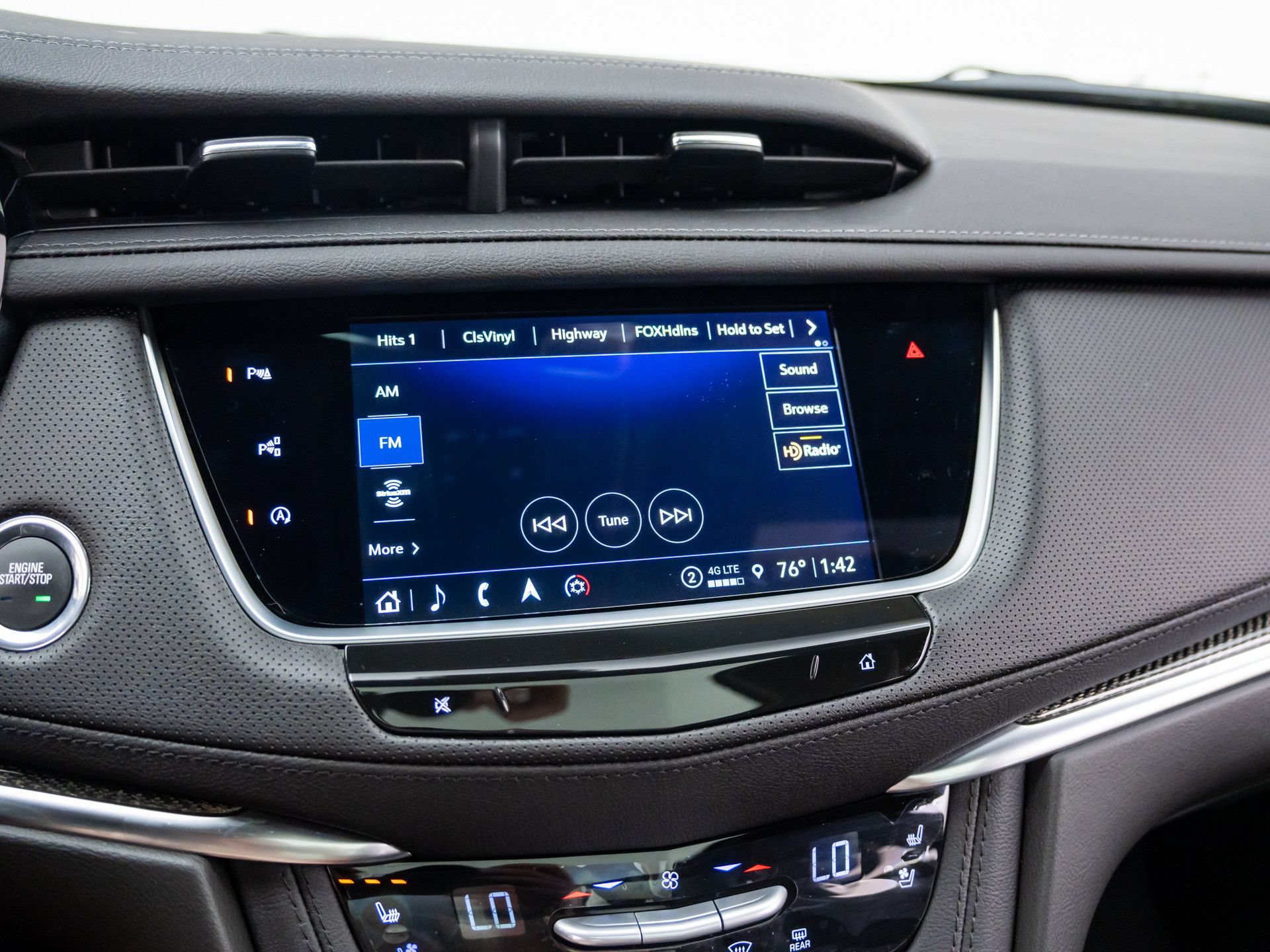 Certified 2026 Cadillac XT5 Sportv w/ LPO, Onyx Lite Package AWD/4WD image 24