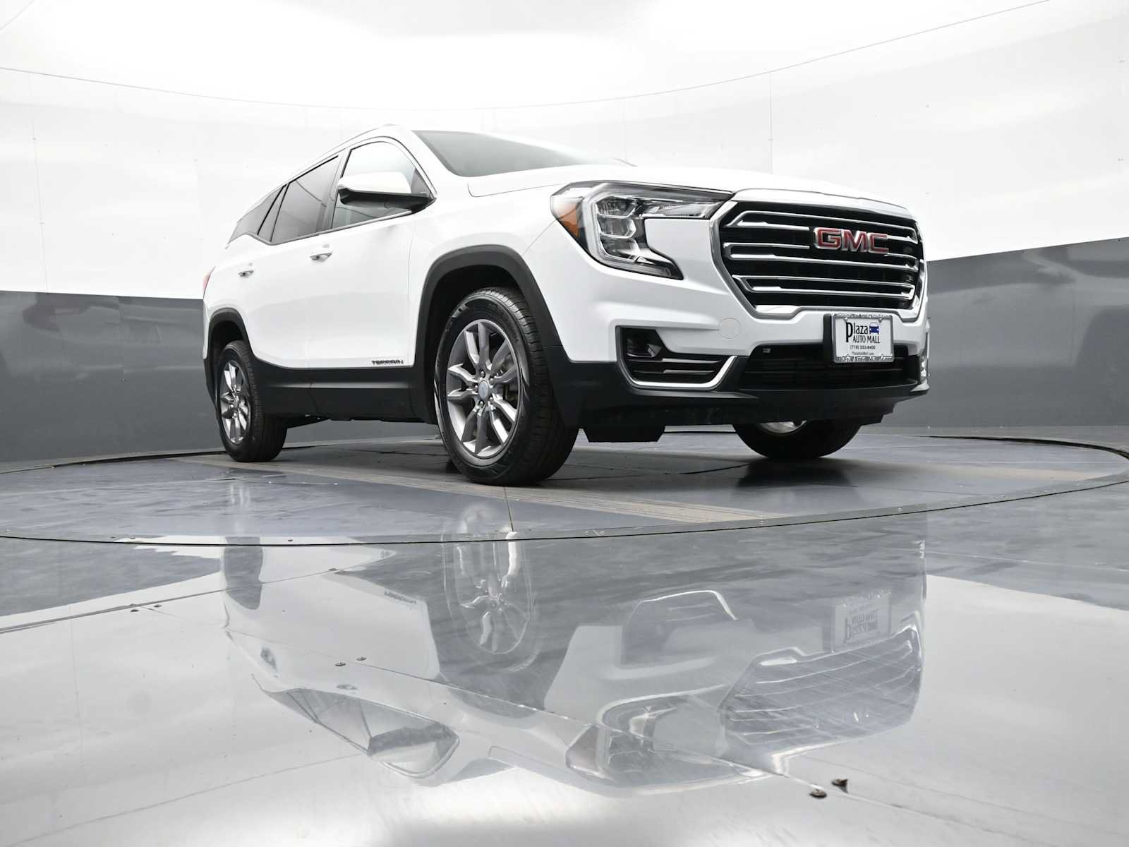 Used 2022 GMC Terrain SLT w/ Infotainment Package II AWD/4WD image 27
