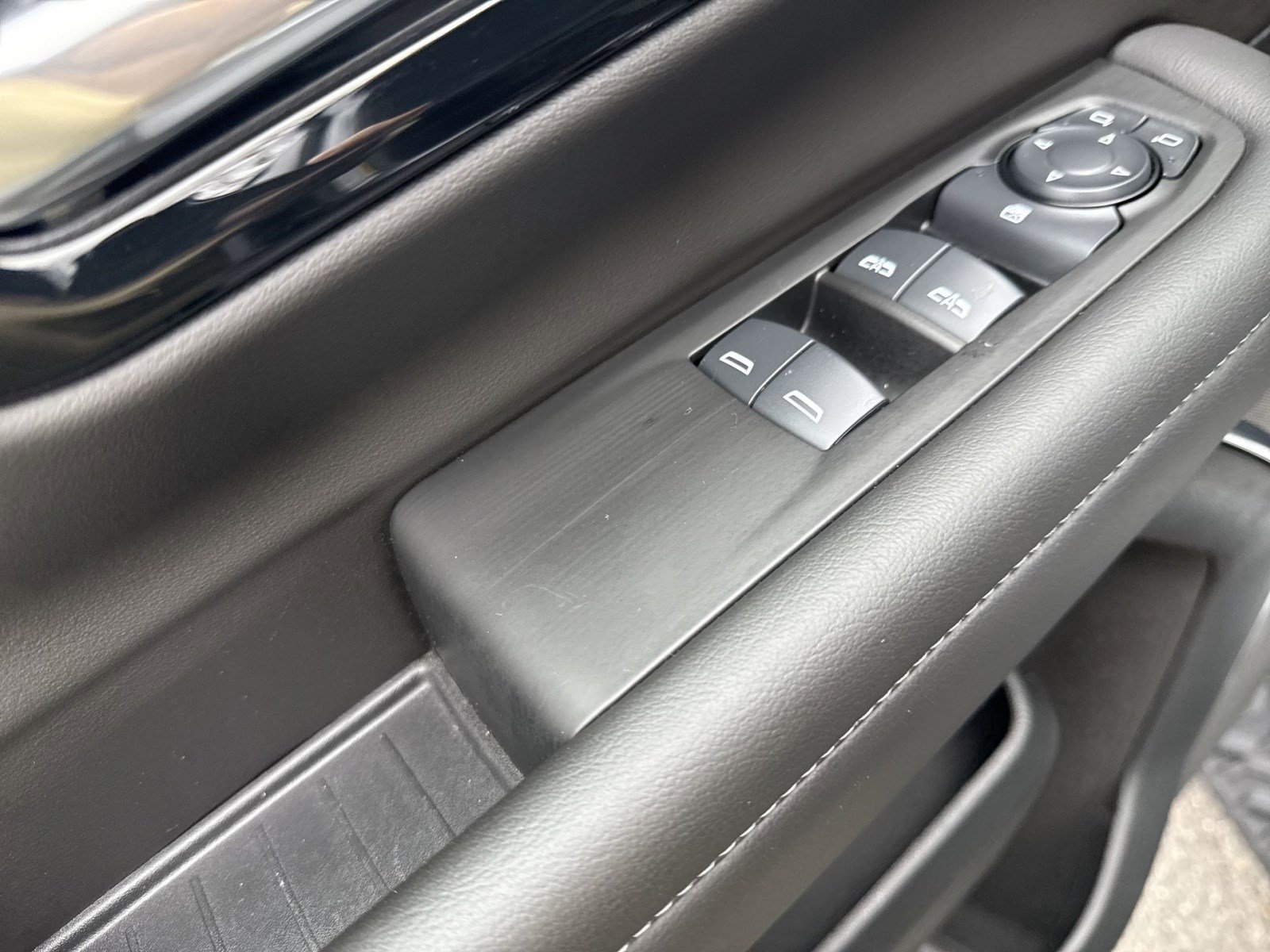 Used 2025 Chevrolet Tahoe Z71 image 14