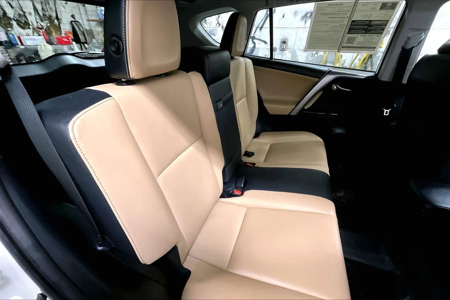 Used 2017 Toyota RAV4 Limited w/ Carpet Mat Package AWD/4WD image 18