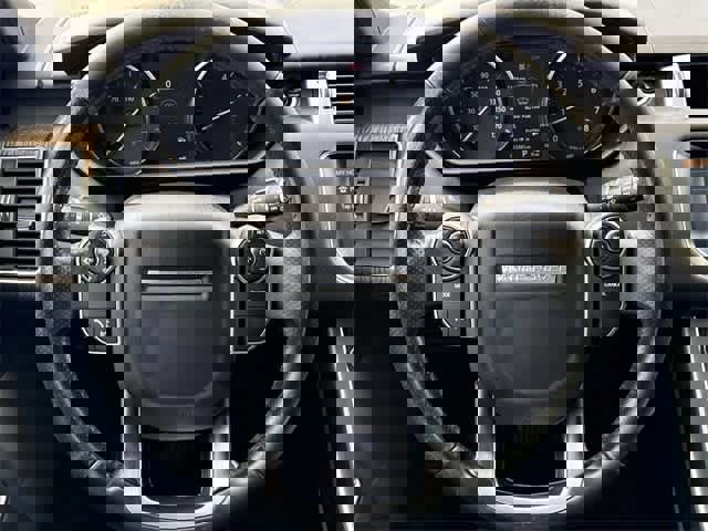 Used 2017 Land Rover Range Rover Sport SE image 17