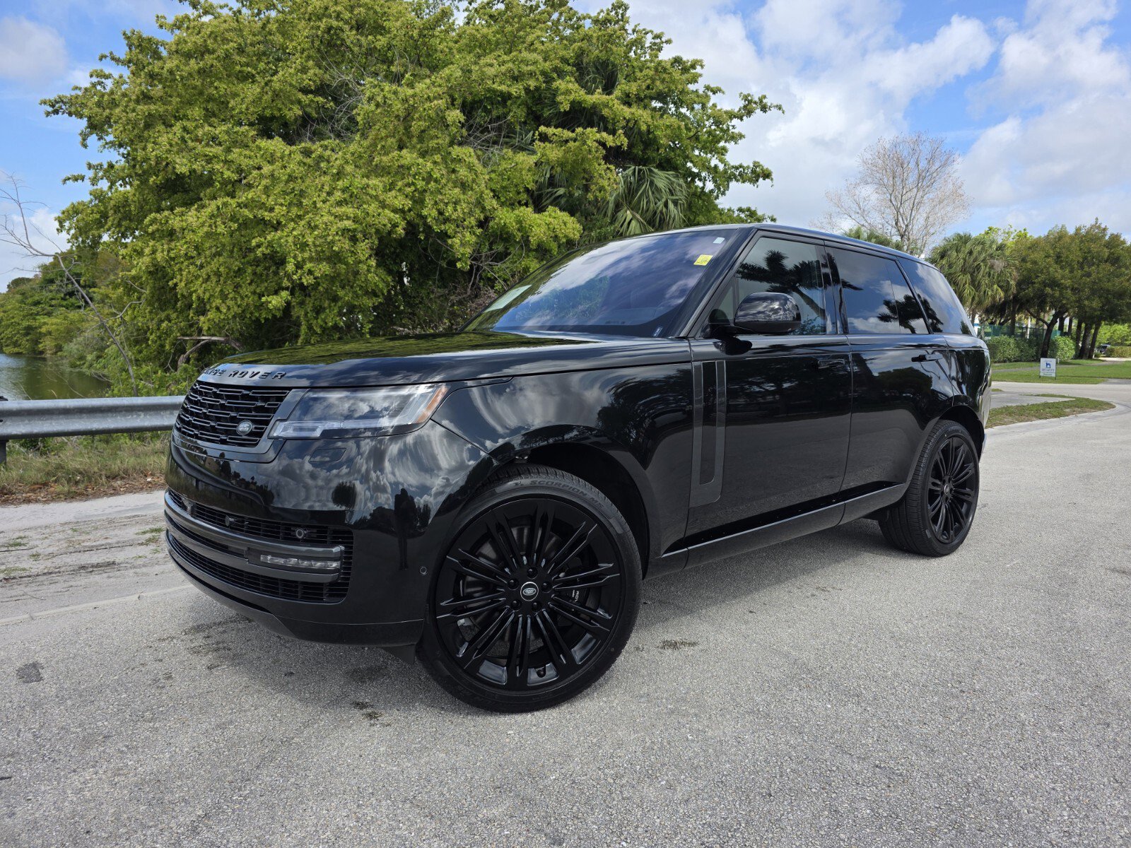 Certified 2023 Land Rover Range Rover SE AWD/4WD image 1