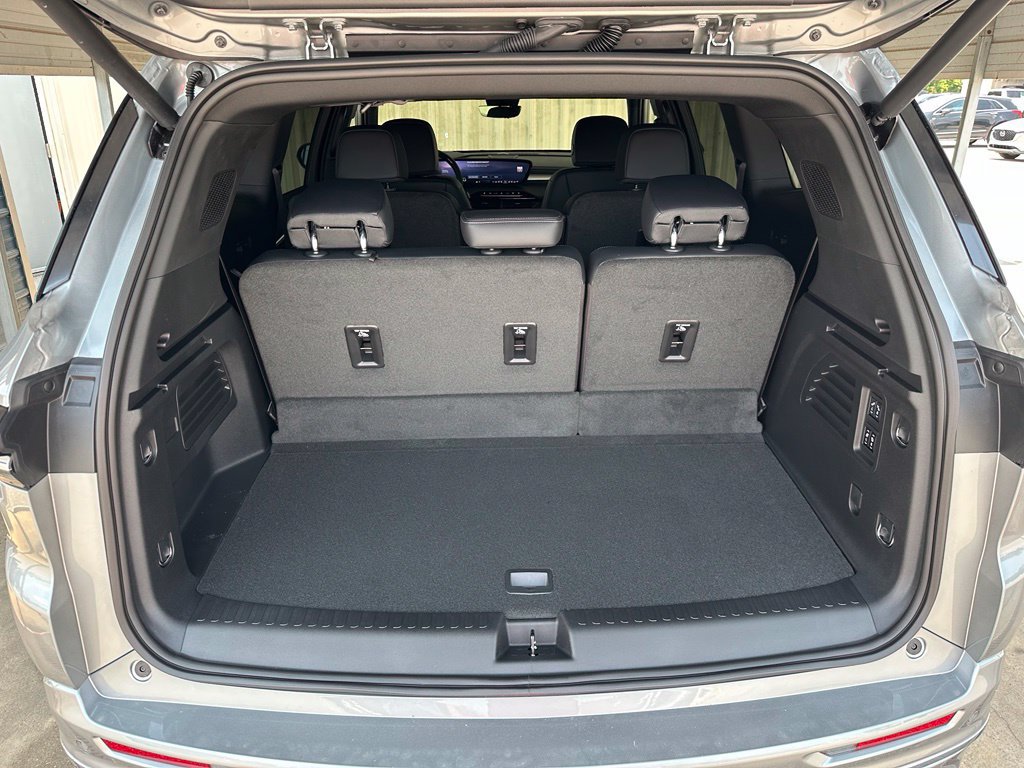 New 2026 Buick Enclave Avenir w/ Super Cruise Package FWD image 32