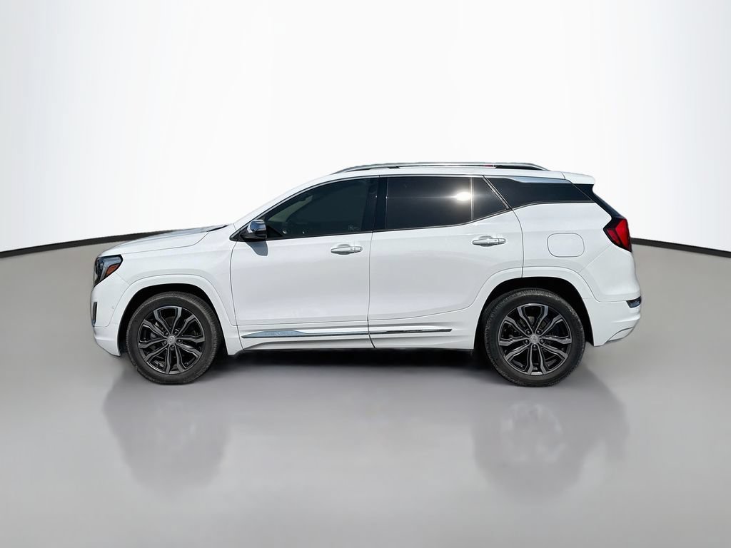Used 2020 GMC Terrain Denali w/ Denali Premium Package FWD image 4