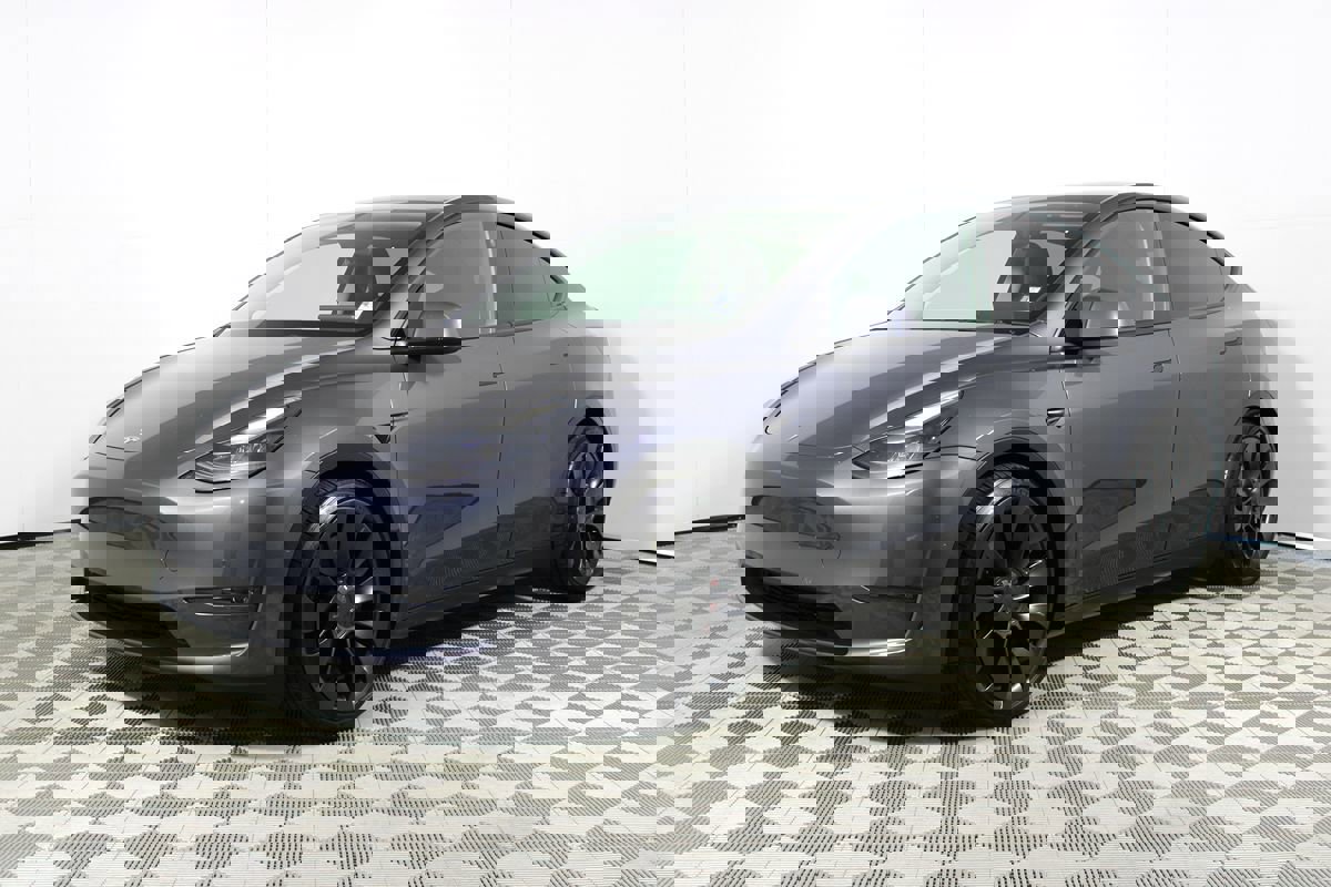 Used 2022 Tesla Model Y Performance image 3
