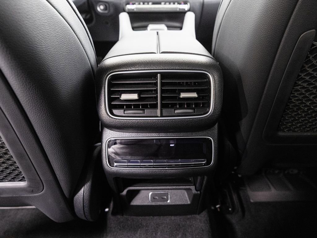 Used 2024 Mercedes-Benz GLE 450e 4MATIC w/ AMG Line Exterior image 29
