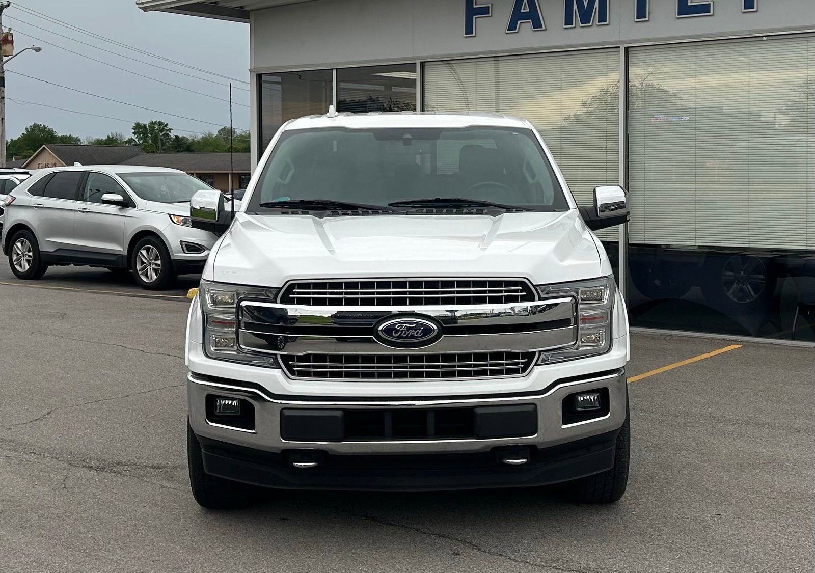 Used 2018 Ford F150 Lariat w/ Equipment Group 502A Luxury AWD/4WD image 2