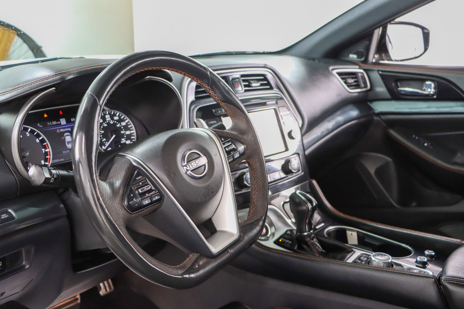 Used 2023 Nissan Maxima SR w/ Sport Mat Group FWD image 24