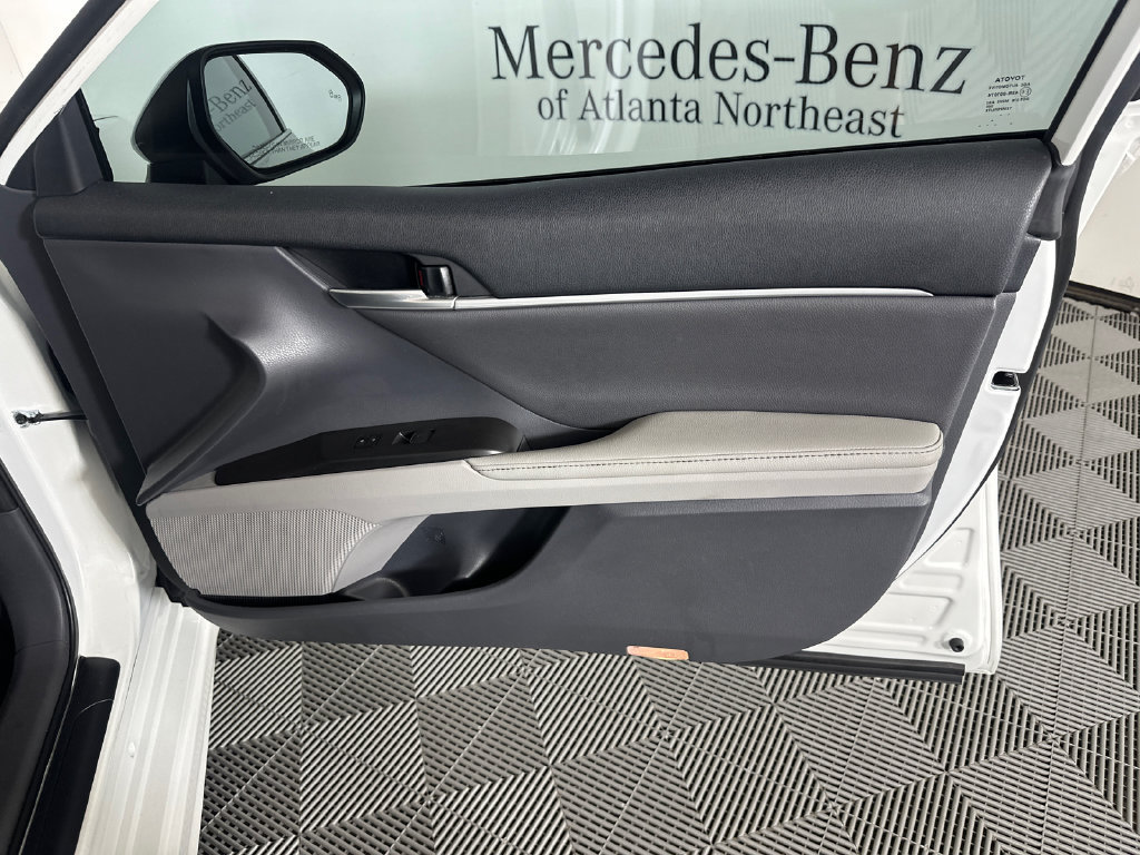 Used 2023 Toyota Camry XSE FWD image 14