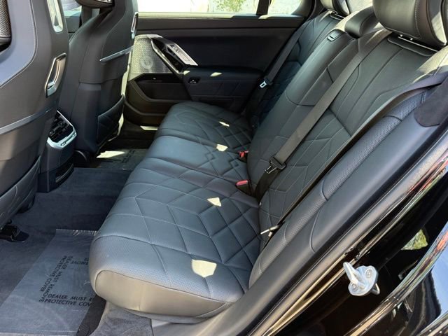 Used 2025 BMW i7 xDrive60 w/ Executive Package AWD/4WD image 31
