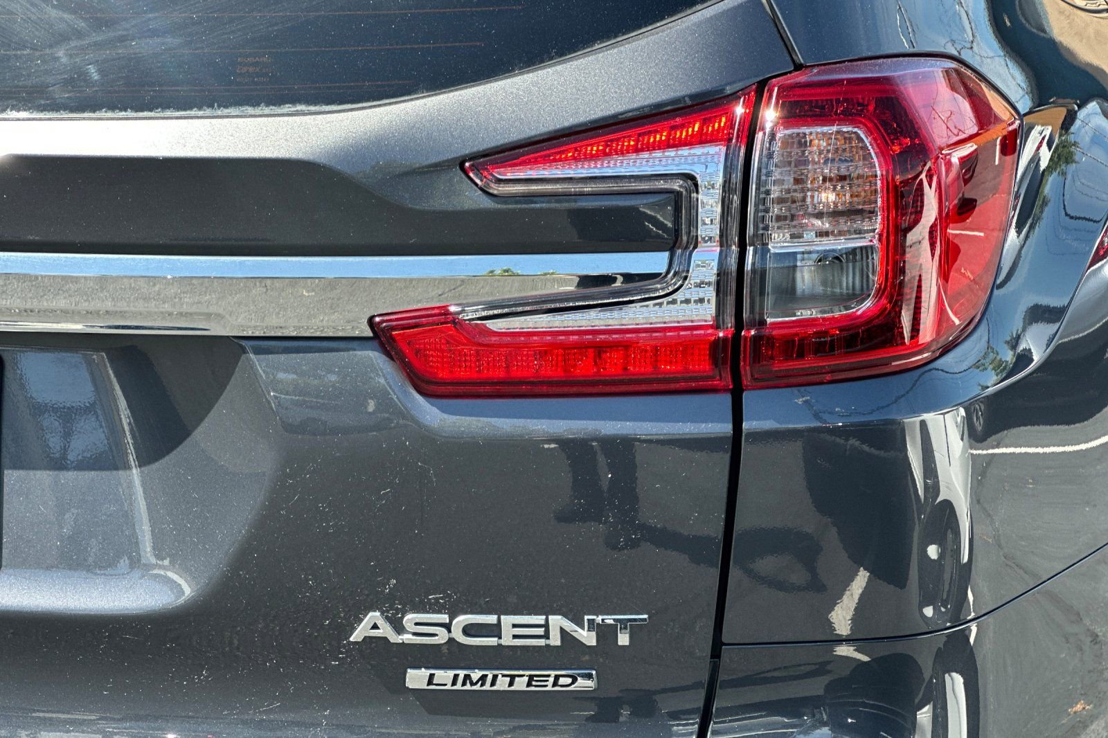 Used 2023 Subaru Ascent Limited AWD/4WD image 37