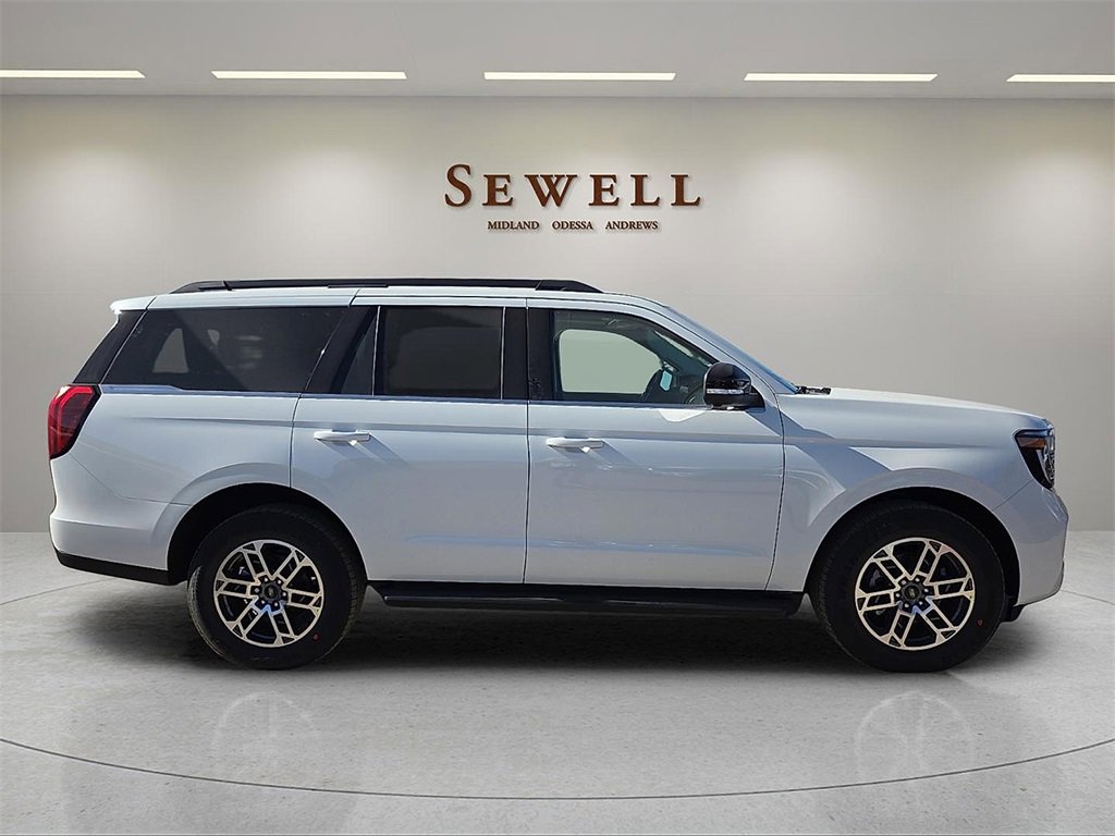 New 2025 Ford Expedition Active image 5