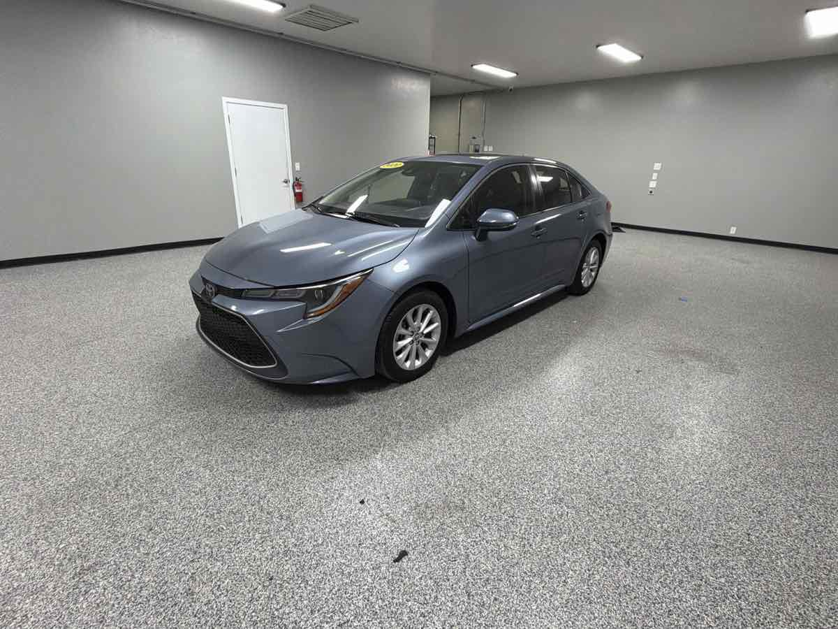 Used 2020 Toyota Corolla XLE w/ Carpet Mat Package (TMS) FWD image 7