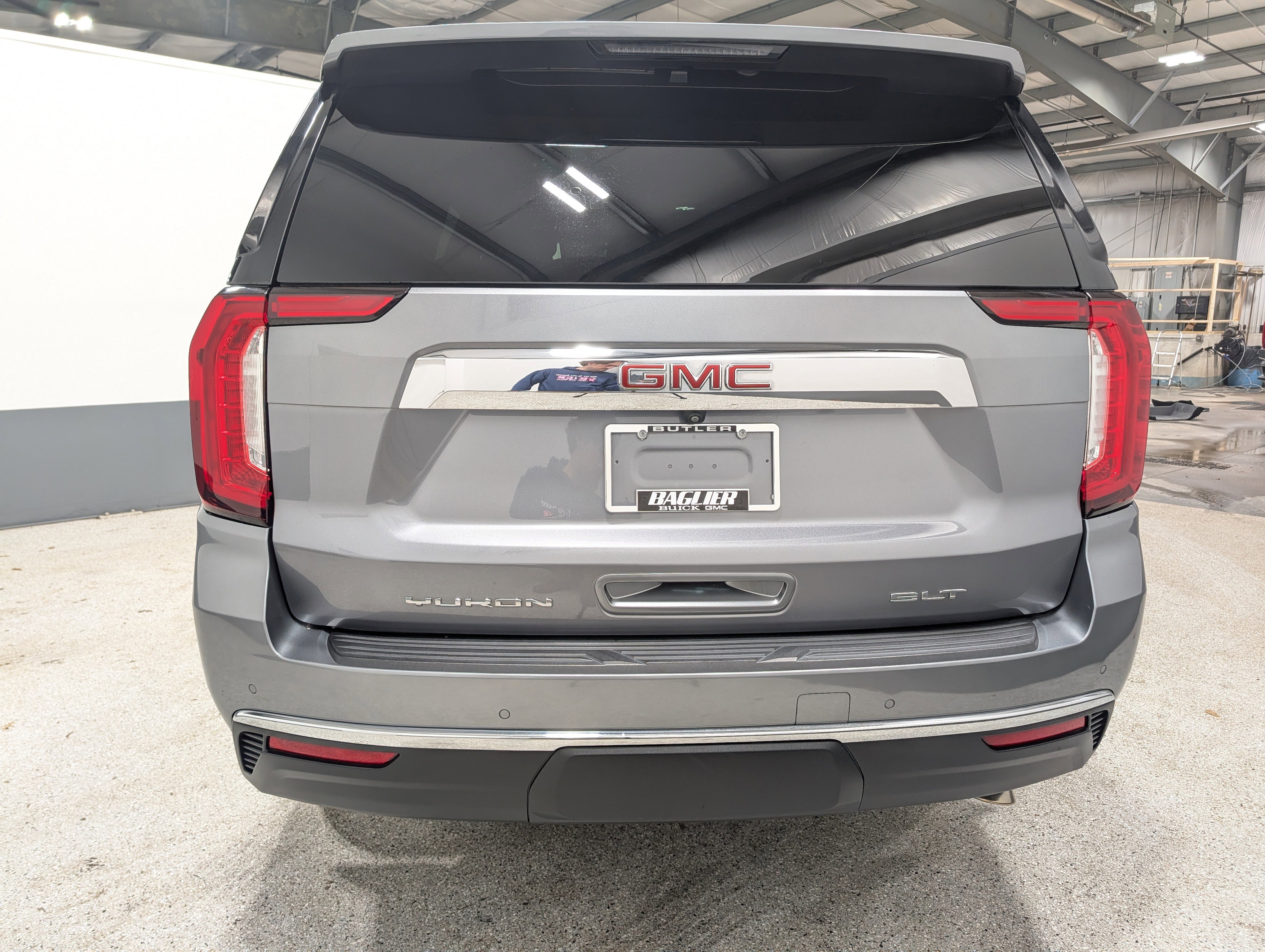 Used 2021 GMC Yukon XL SLT image 4