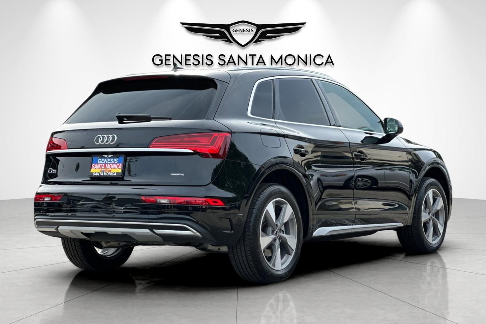 Used 2023 Audi Q5 2.0T Premium w/ Convenience Package image 4