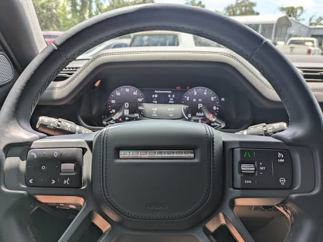 Used 2023 Land Rover Defender 110 X-Dynamic SE AWD/4WD image 26